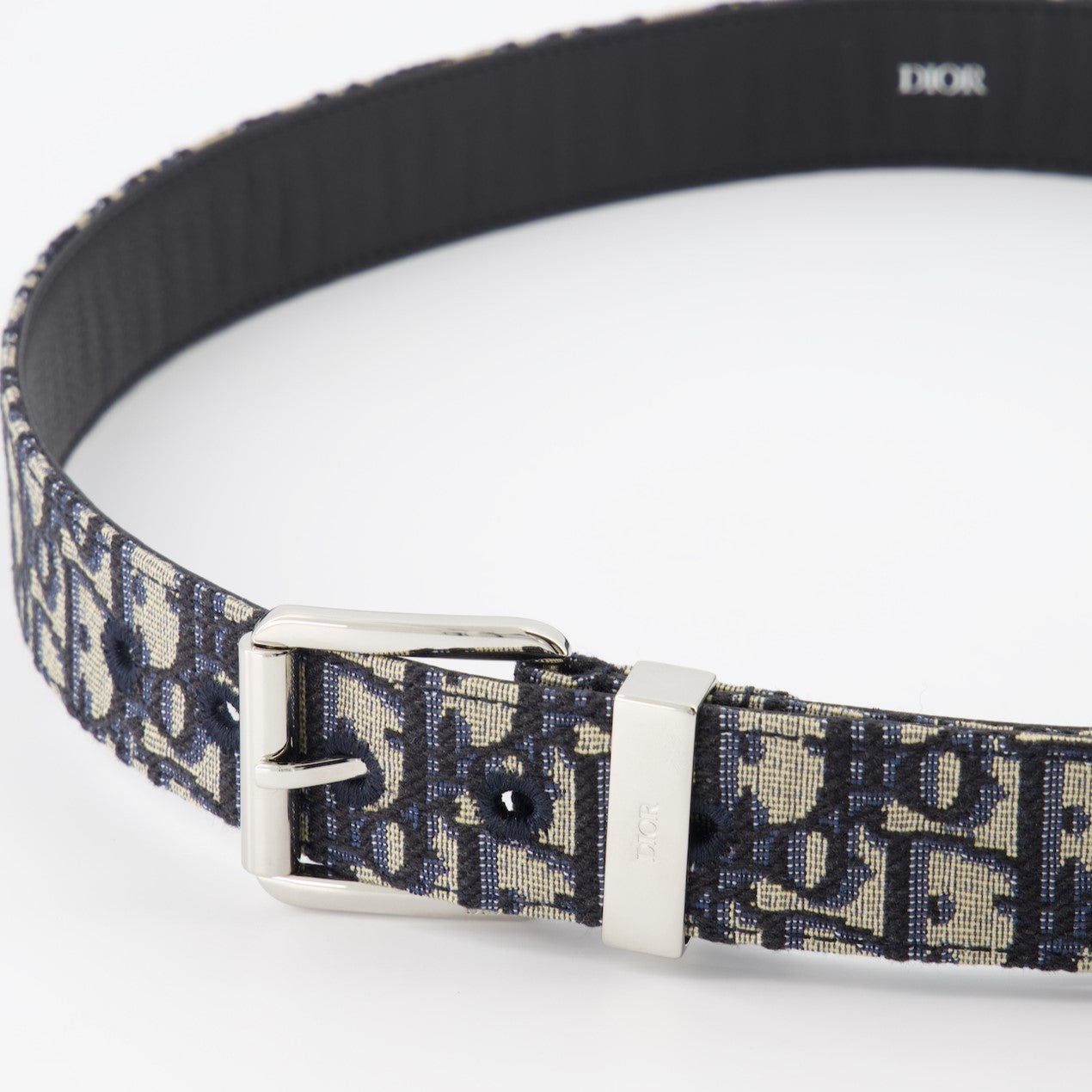 Oblique Belt