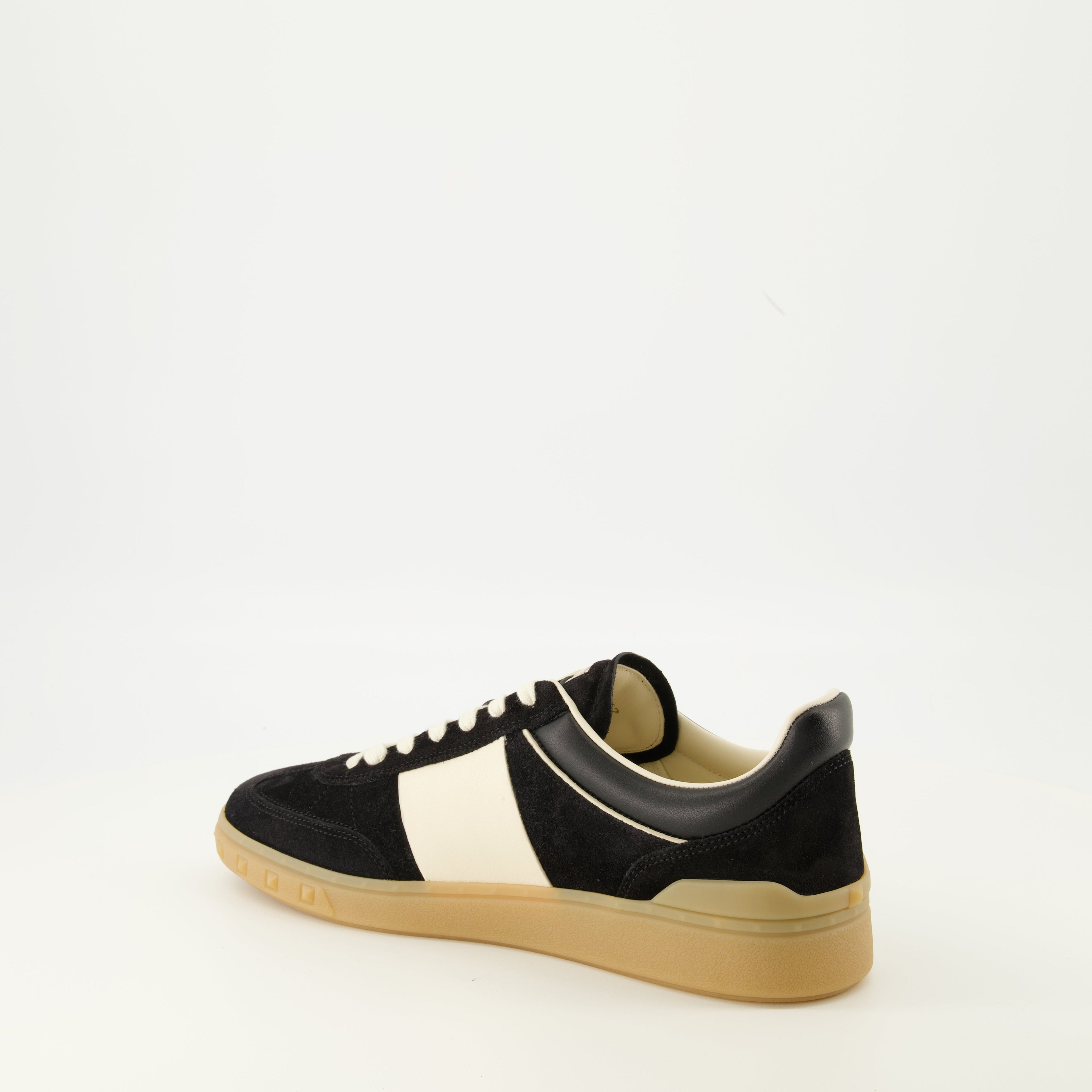 UpVillage Sneakers