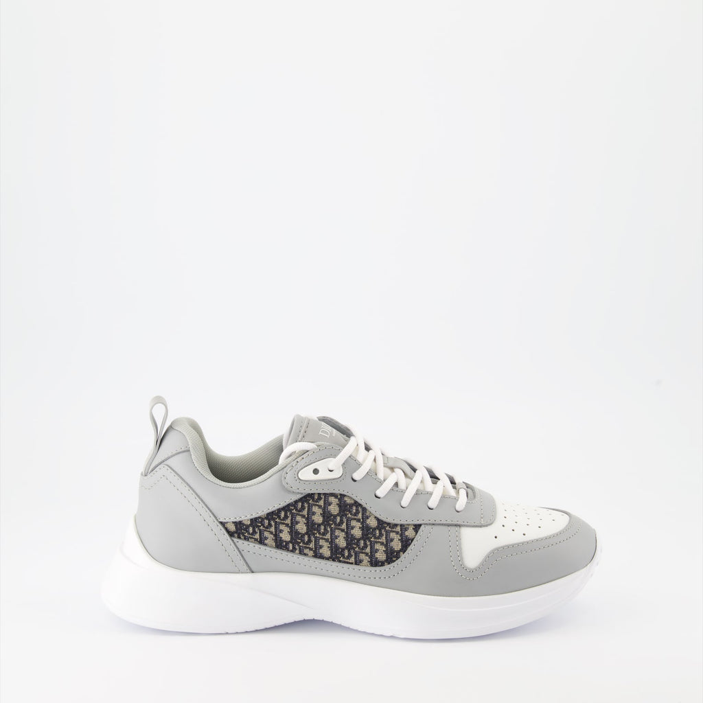 B25 sneakers