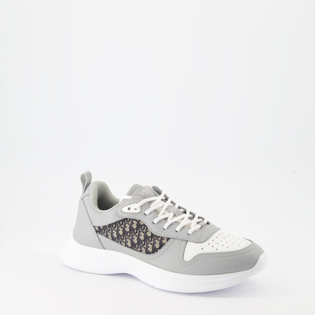 B25 sneakers