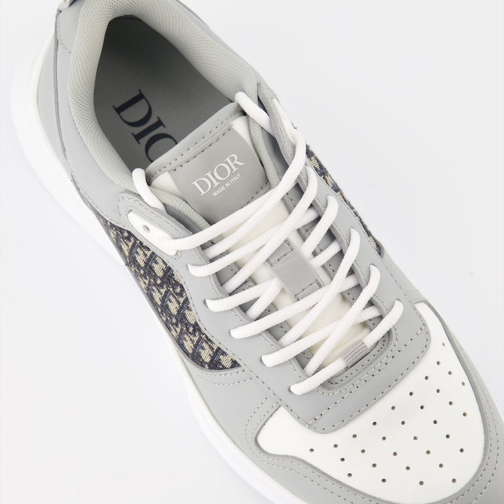 B25 sneakers