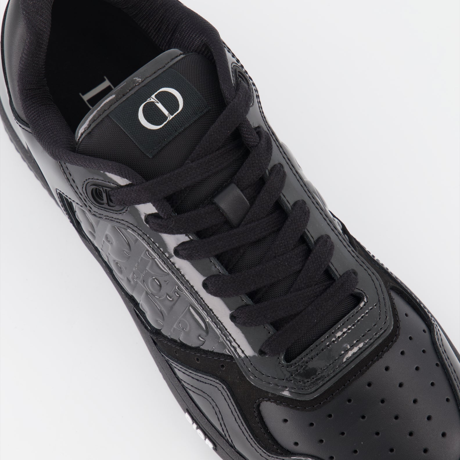 B27 sneakers