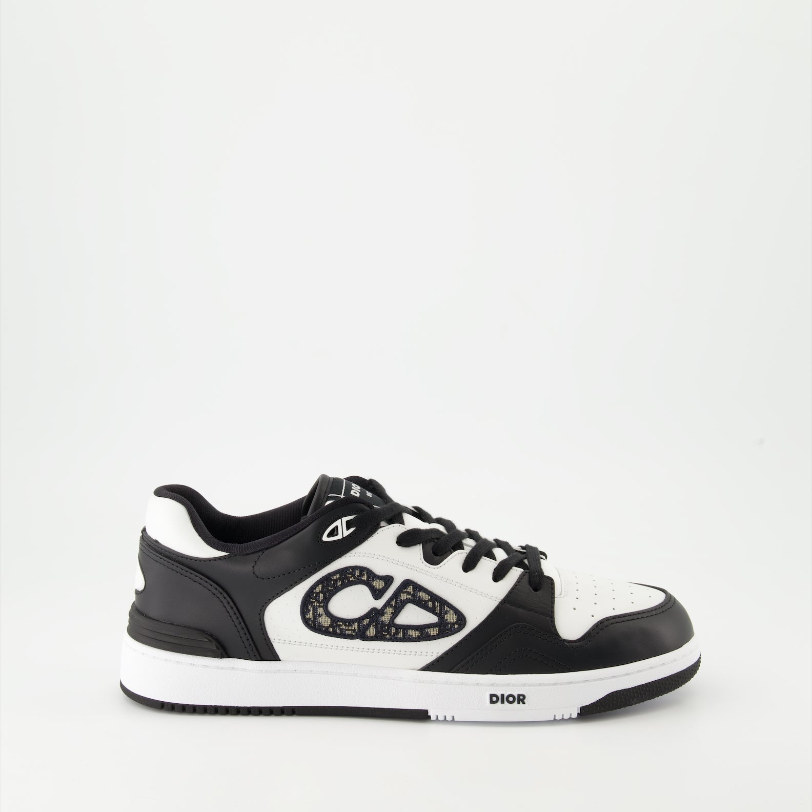 B57 Sneakers