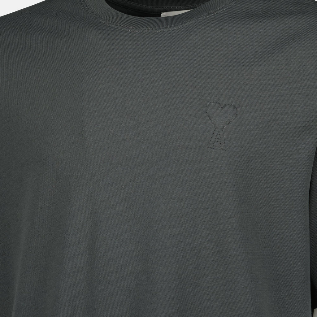 T-shirt logo