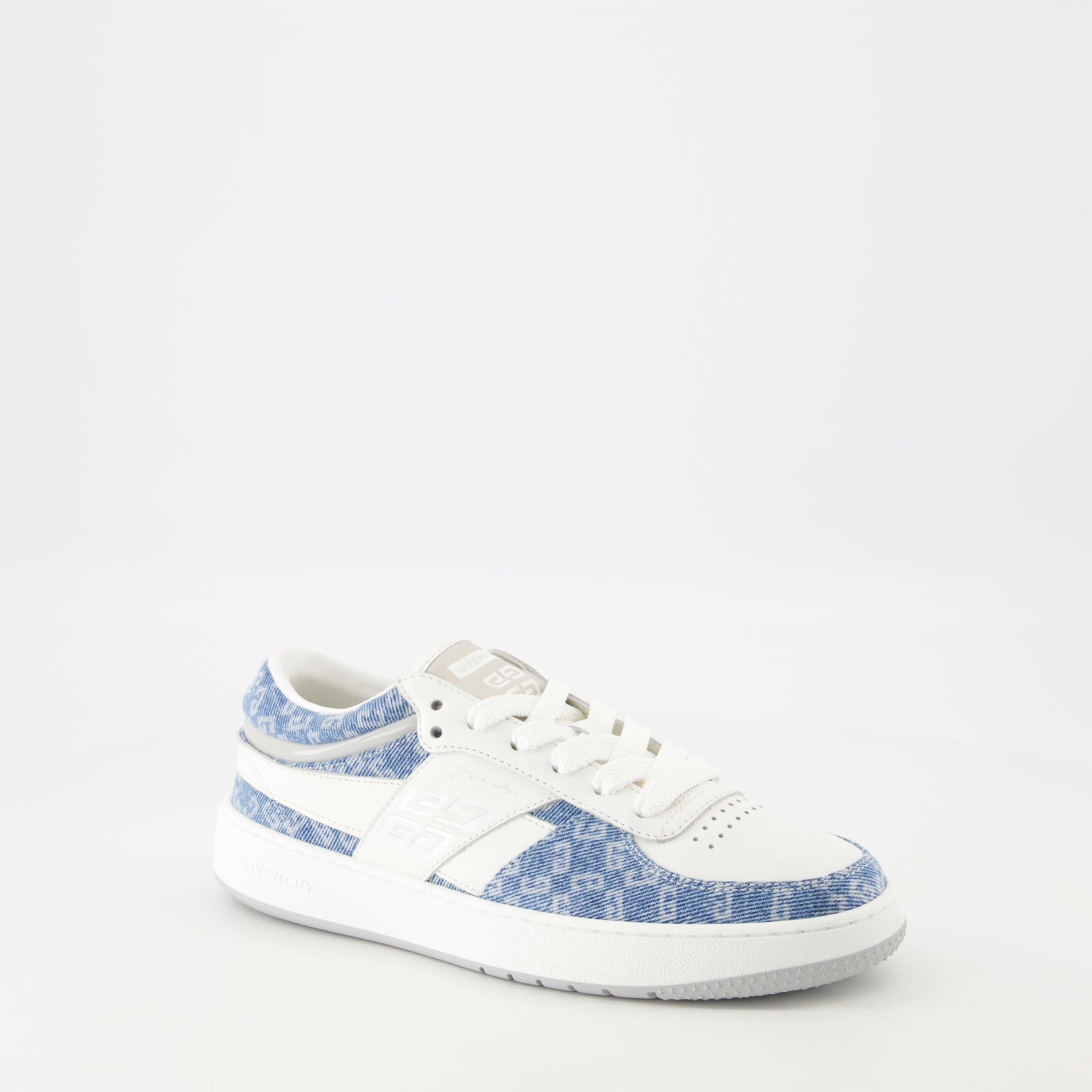 G Move Sneakers
