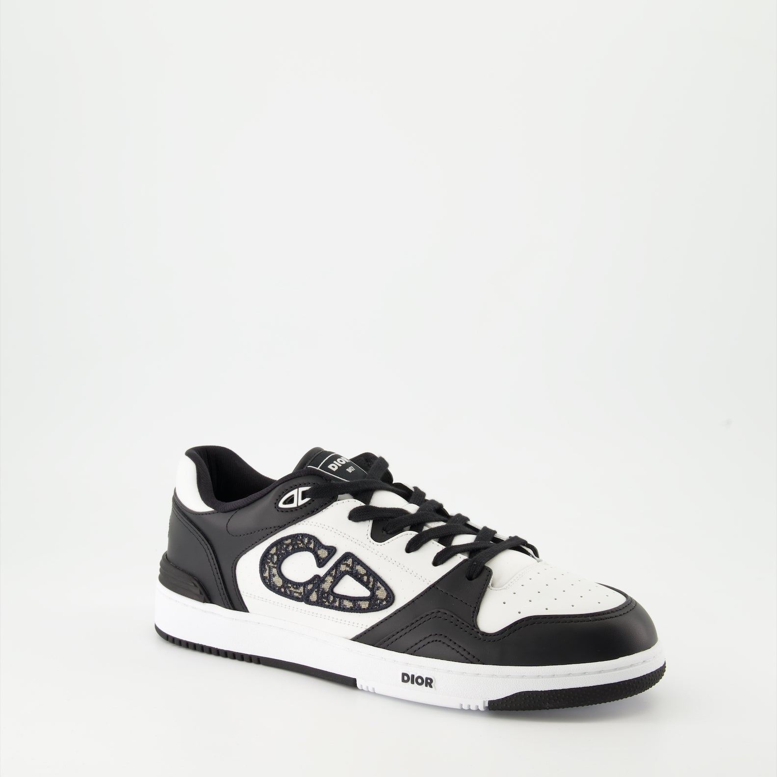 B57 Sneakers