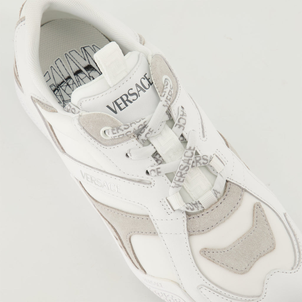 Galaxia Sneakers