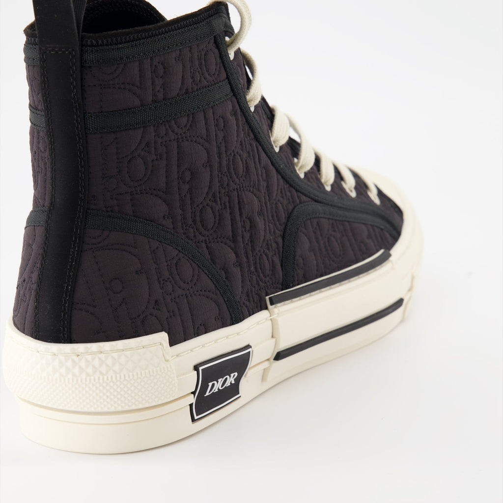 B23 sneakers