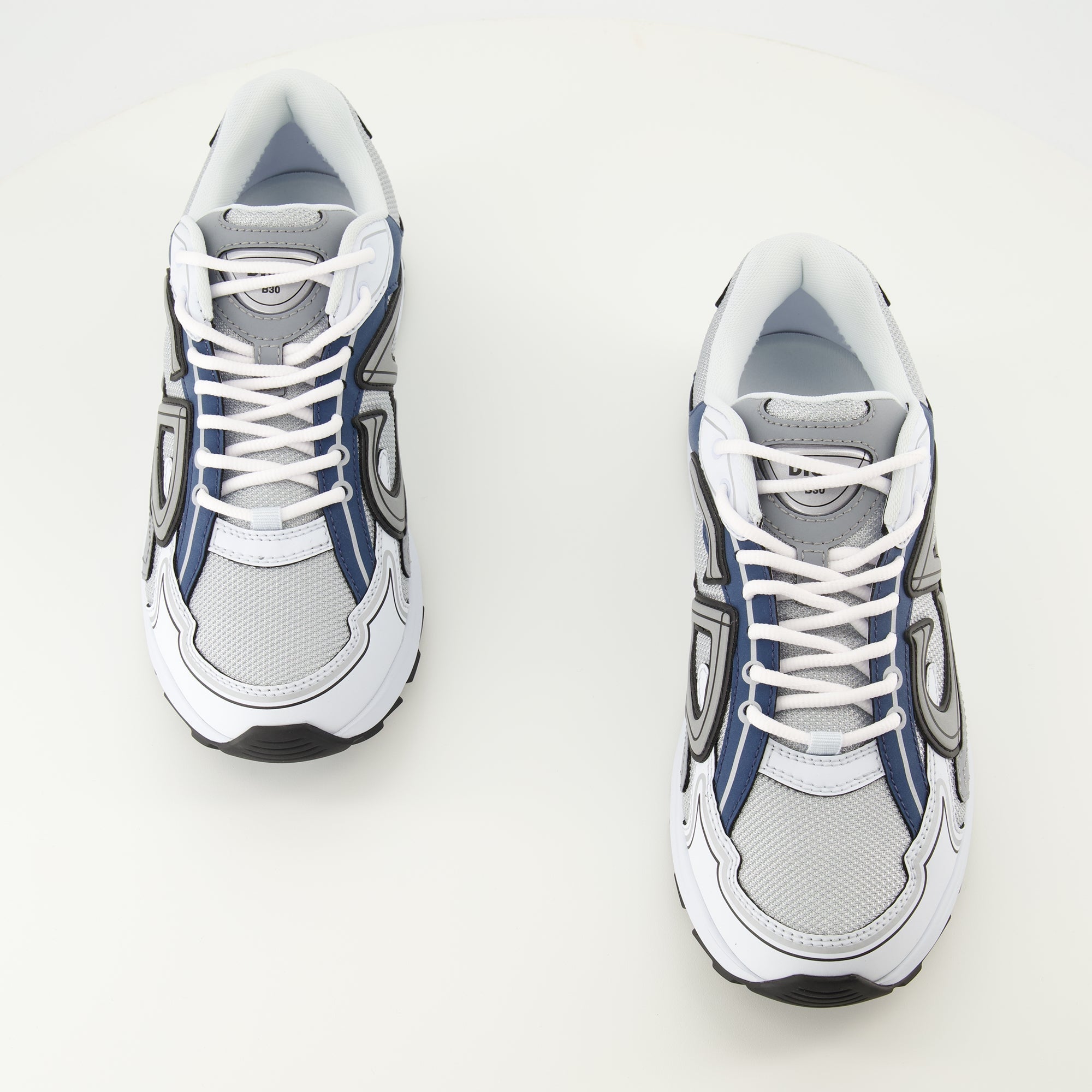 B30 Sneakers