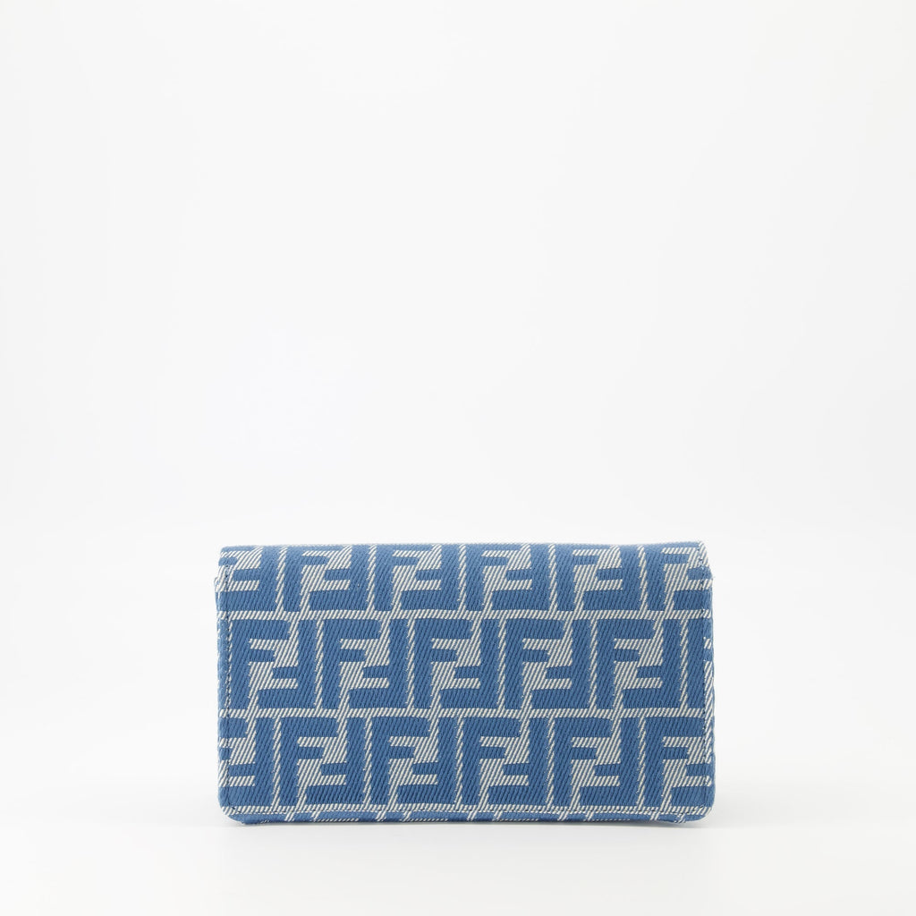 Baguette Wallet with Chain