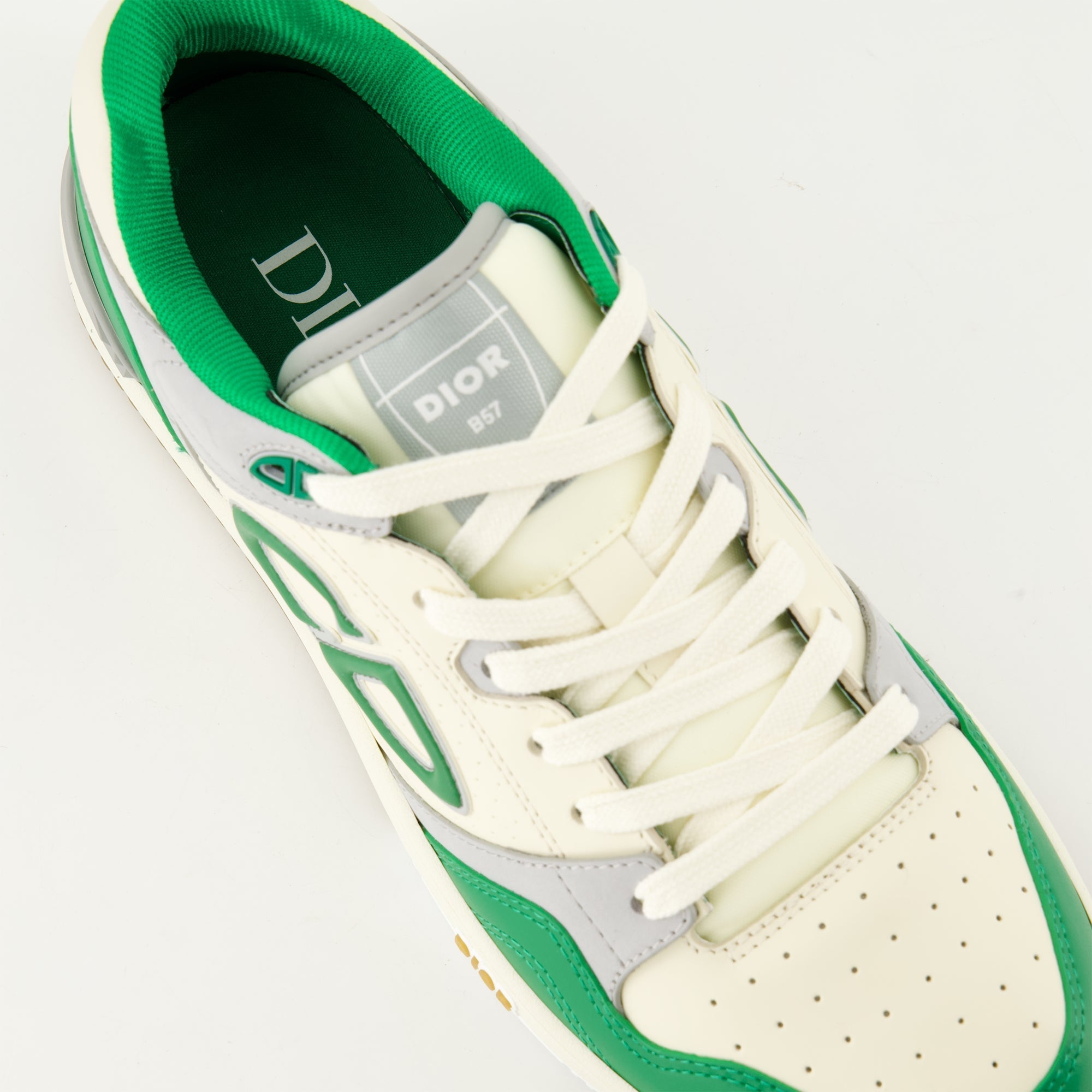 B57 Sneakers