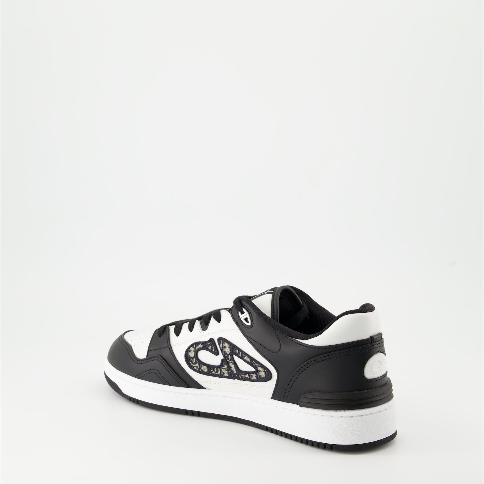 B57 Sneakers