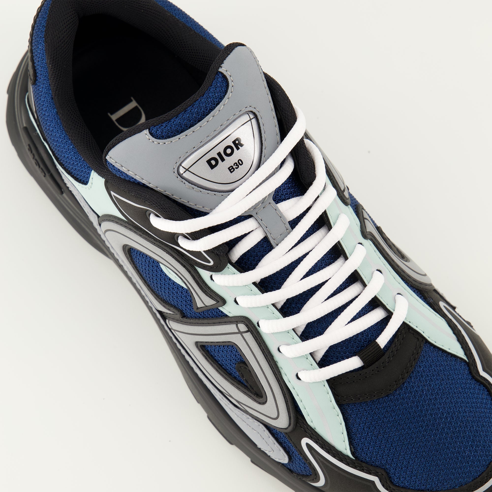 B30 Sneakers