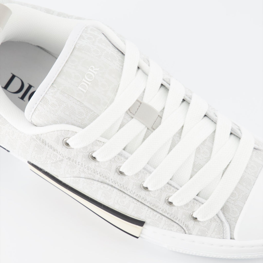 B23 sneakers