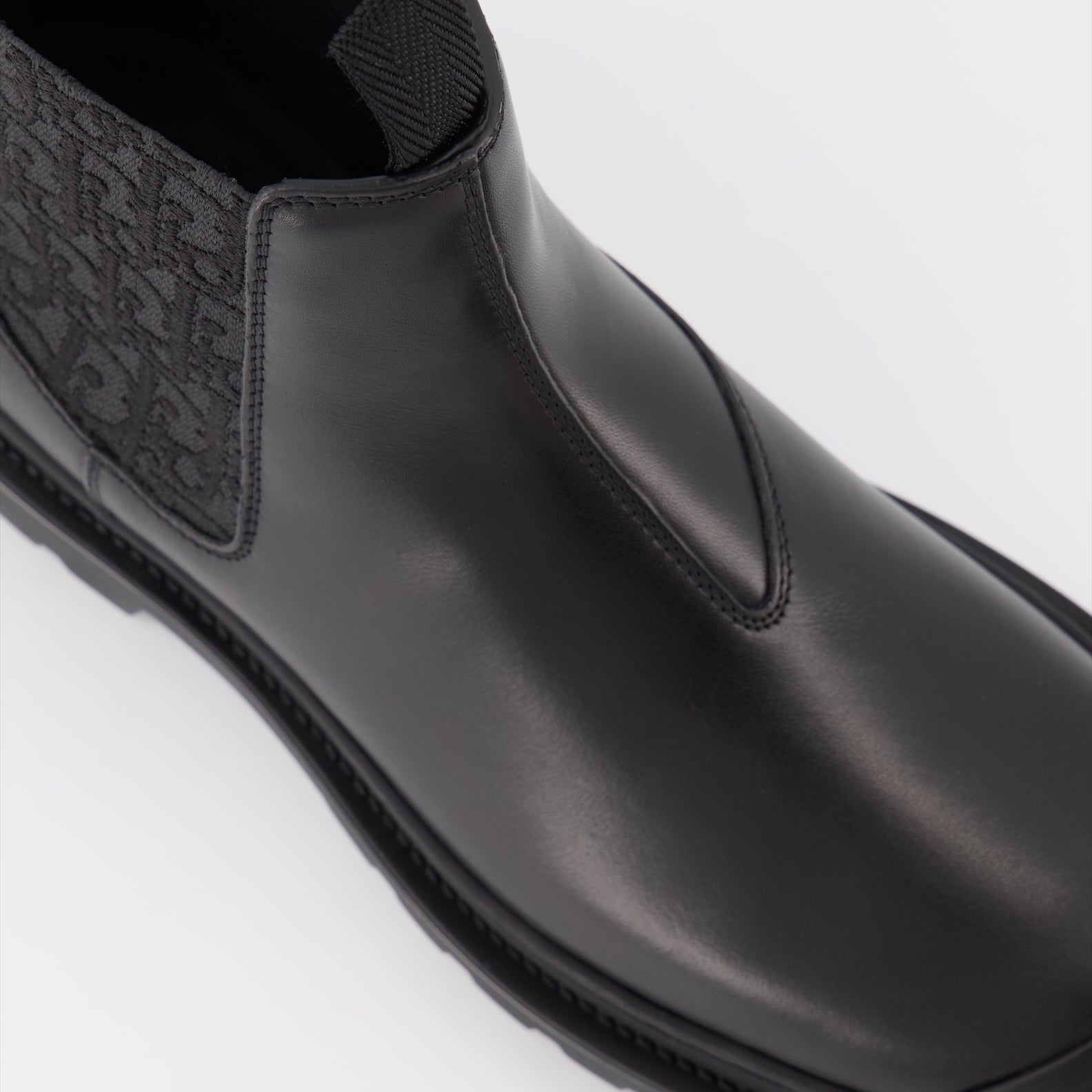 Explorer Chelsea Boots