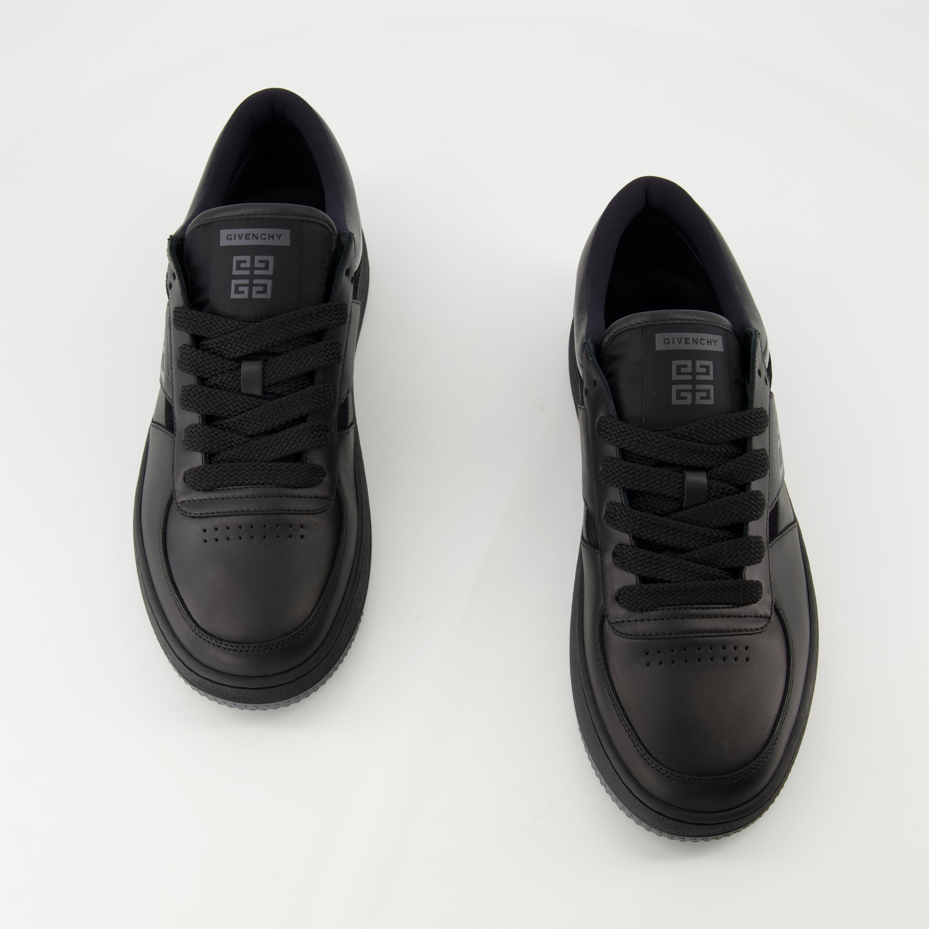 G Move Sneakers