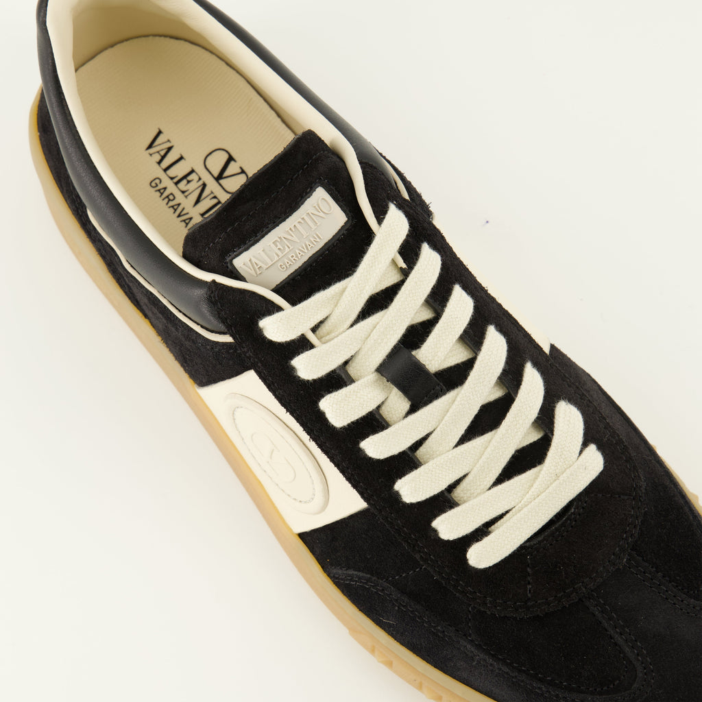 UpVillage Sneakers