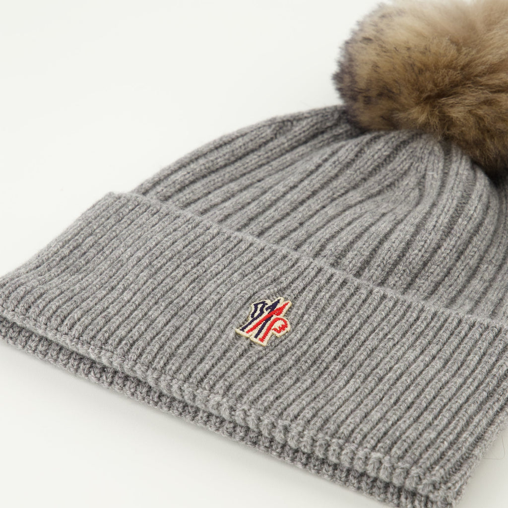 Bonnet avec pompom